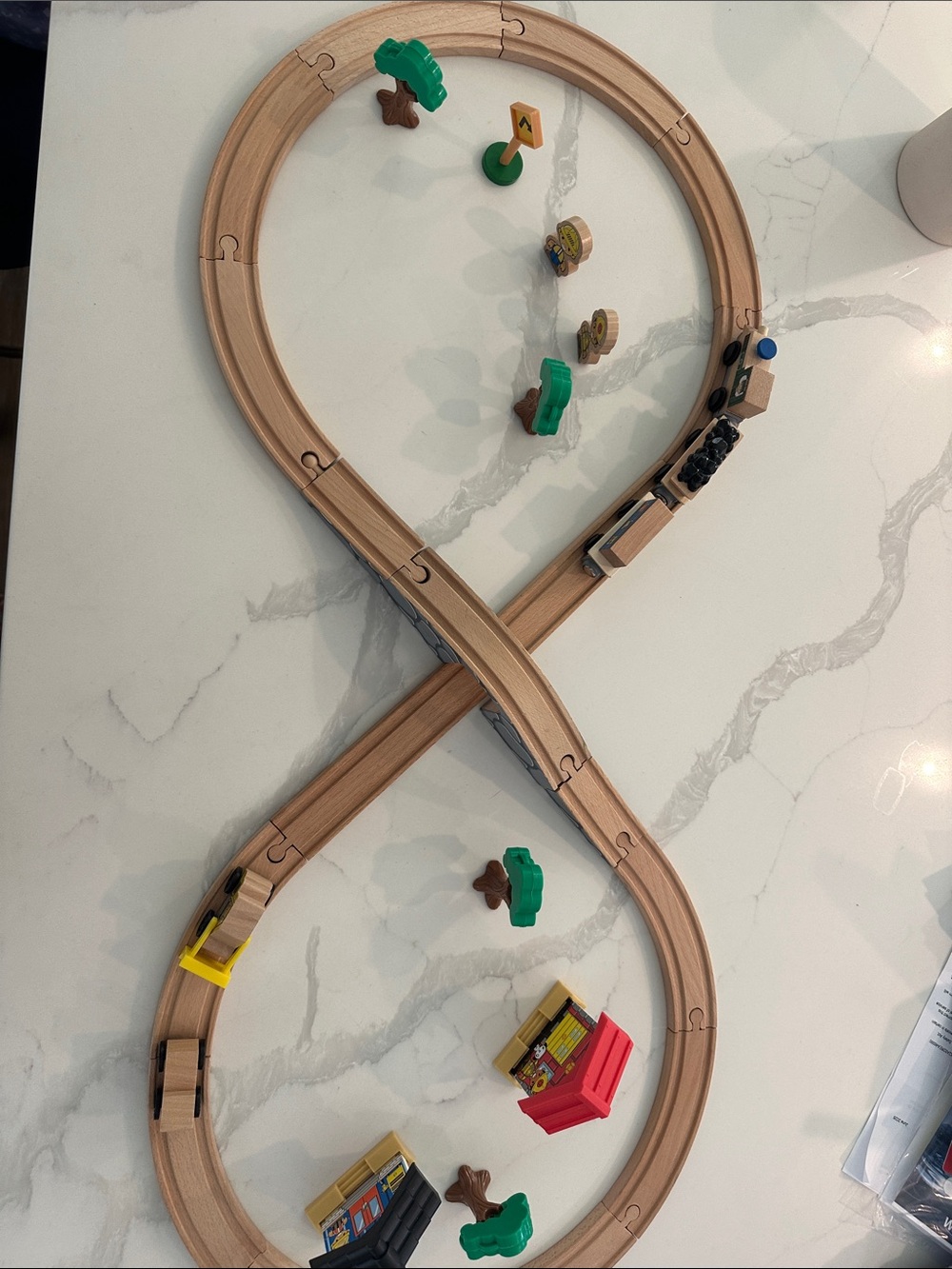 KidKraft : Wooden Figure-8 Train Set with Accessories